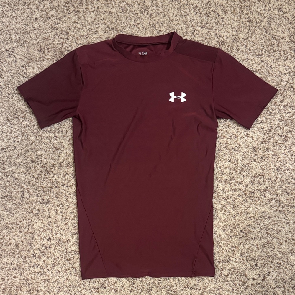 Under Armour Burgundy Heat Gear Short Sleeve